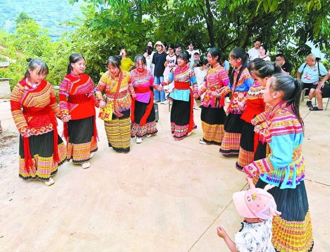连续17年走进凉山，南充公益团队助彝乡840个孩子圆梦
