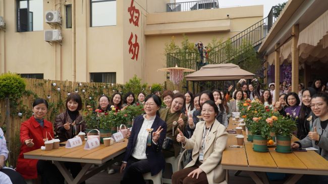 荆州市妇幼举办关爱女职工公益活动 健康关爱基地同步揭牌