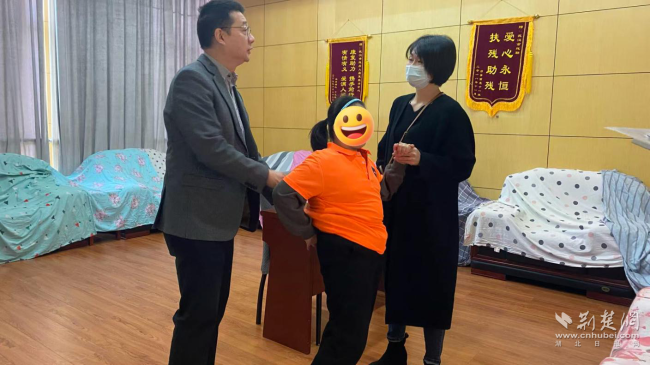 武汉市首届脊柱侧弯训练营助力青少年挺拔成长