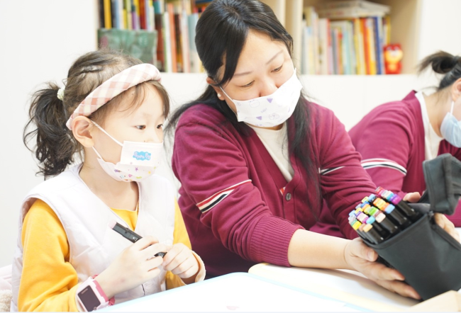 “这世界不停开花,我想放进你心里一朵!”