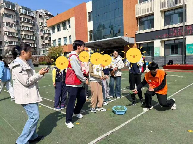 星光护航 家校同行 多方联合点亮4·2世界孤独症日公益之光