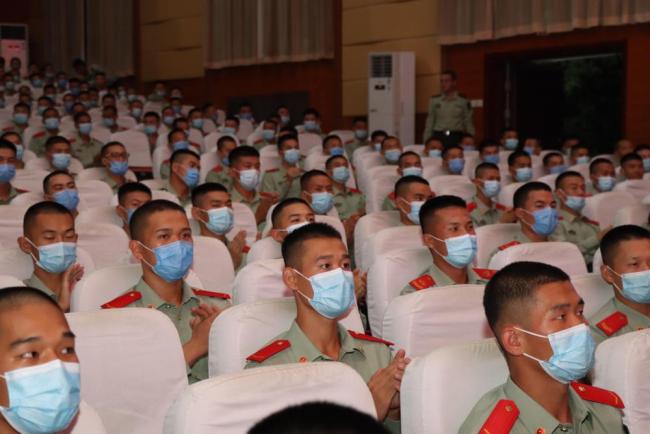 中国融通文教集团组织为兵演出活动