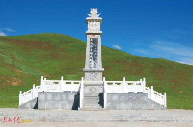 戍守高原70年，这座纪念碑承载着高原骑兵的根与魂