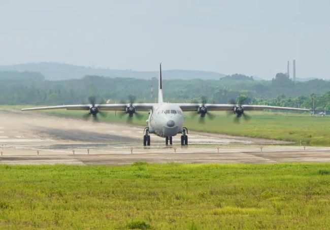 星夜兼程！海军航空兵某团开展长航时不间断搜攻潜训练