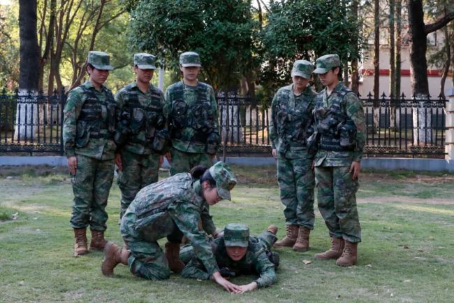 入伍“满月”，女兵变样了！