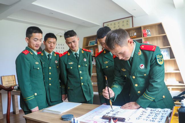 这个“五一小长假”,军营里活动精彩纷呈!