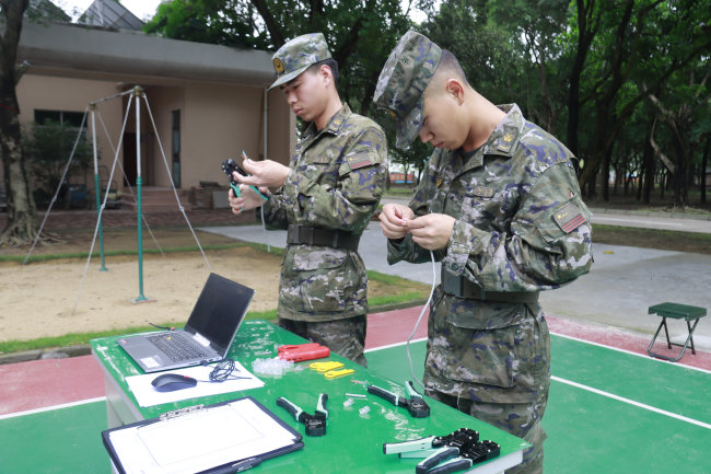 武警通信兵集训：练就“千里眼”“顺风耳”