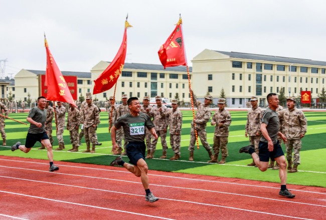 火力全开 军事体育运动会火热开赛_国防军事_中华网