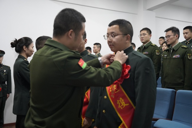 退伍季|冬天的风,吹来阵阵驼铃声 再见,老兵!