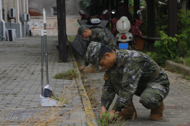 五一节假“不打烊”，义务助民显真情