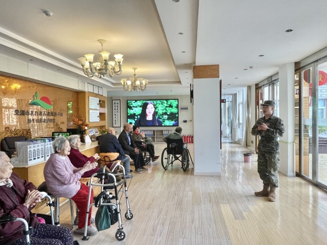 五一节假“不打烊”，义务助民显真情