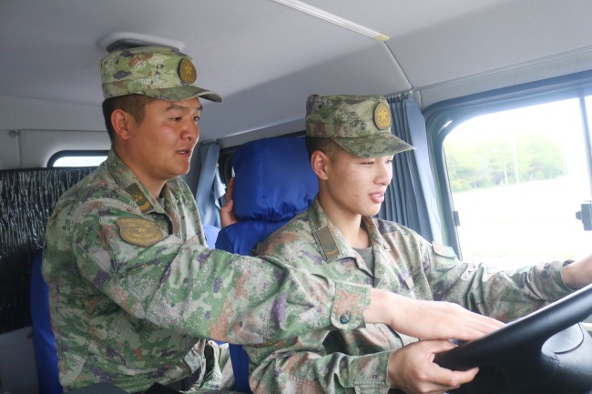 9位“高级军士长”,个个身怀绝技