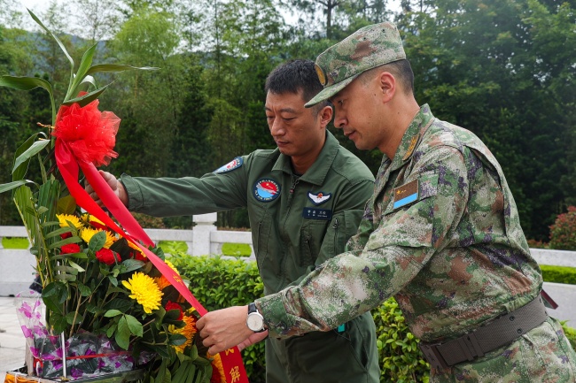 追寻先辈足迹 汲取奋进力量--东部战区空军航空兵某旅组织官兵赴古田会议旧址参观见学