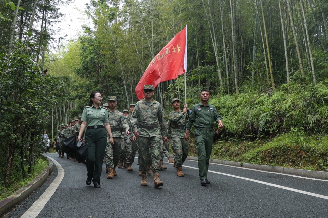 追寻先辈足迹 汲取奋进力量--东部战区空军航空兵某旅组织官兵赴古田会议旧址参观见学