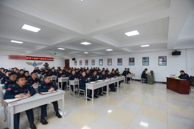 “培土墩苗”淬砺一线“带兵人”——中部战区空军某基地组织管理干部骨干暨保密业务集训