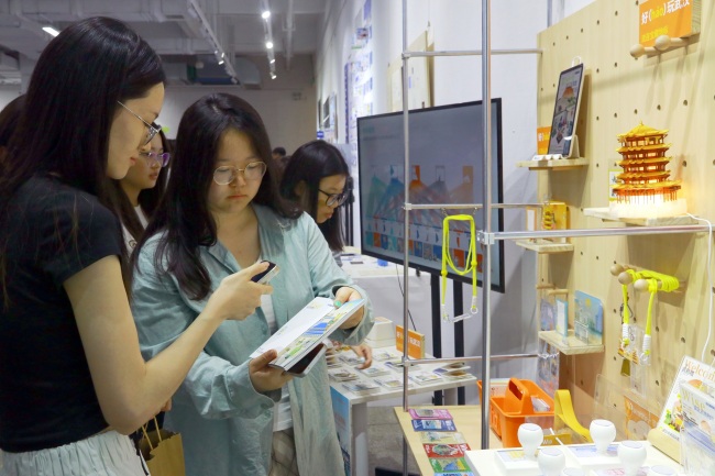 “二十面体，多维共振”——武汉设计工程学院2025优秀毕业设计作品展开展