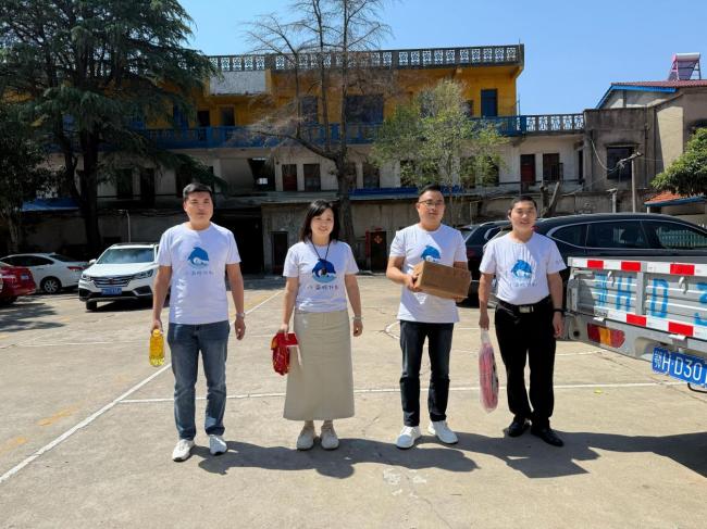 萤火微光 点亮希望 “小海豚”一对一帮扶走进钟祥市张集镇双庙畈村