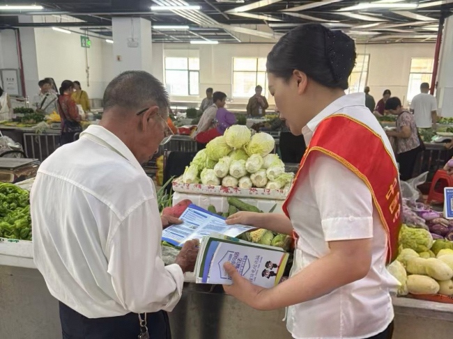 邮储银行随州市分行反诈宣传进社区 以案 说法筑牢群众“钱袋子”
