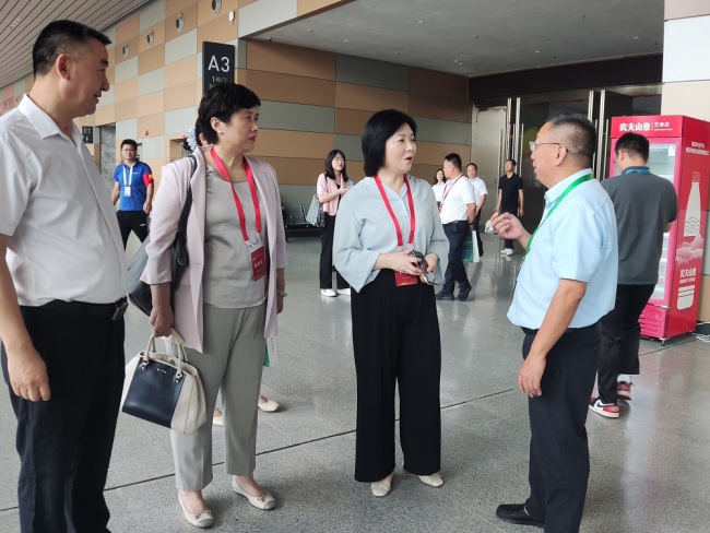 2025年全国农产品产销大会启幕 商务部副部长盛秋平关注蛇通酒发展
