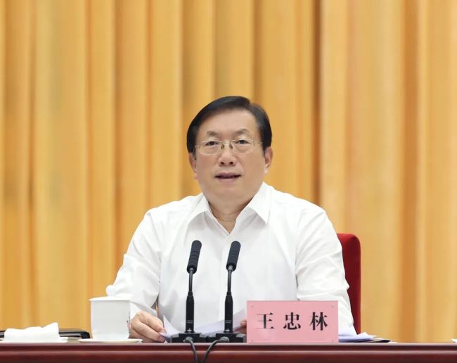 王忠林出席2025年四季度重大项目建设推进会 奋战四季度决胜十四五 坚定不移扩大有效投资不断提升投资效率效益效能 李殿勋孙伟出席