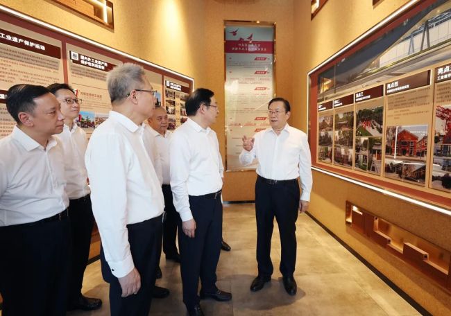 王忠林在武汉调研城市工作时强调 坚持以内涵式发展为主线 努力建设创新宜居美丽韧性文明智慧的现代化人民城市