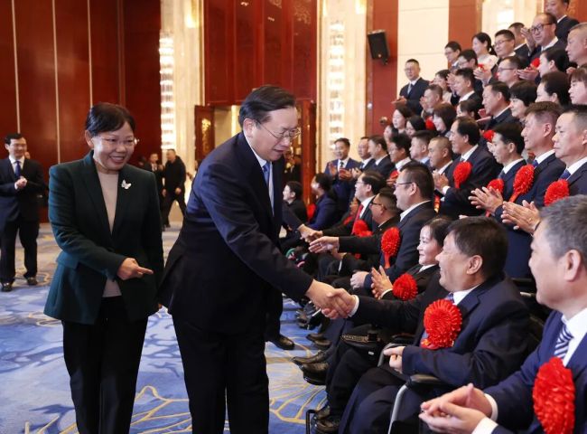 王忠林会见我省受表彰的全国和全省自强模范、助残先进集体和先进个人 大力弘扬自强与助残精神 努力为加快建成支点作出新的更大贡献