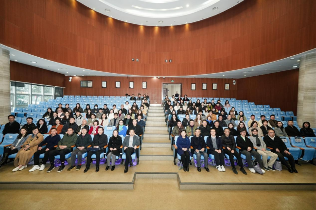 “江流平野·长江生态数据之境”主题展览在湖北省图书馆开幕