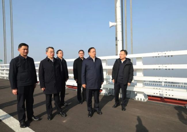 王忠林调研武汉都市圈交通重点项目建设 加快构建现代化综合交通运输体系 为支点建设筑牢坚实交通支撑