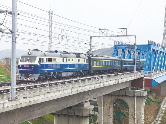 西十高铁湖北段启动联调联试