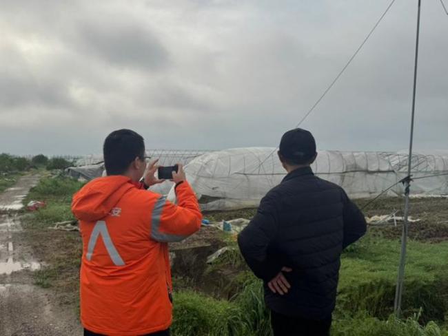 闻“汛”而动 极速闪赔——平安产险武汉中支全力护航东西湖区大棚灾后重建