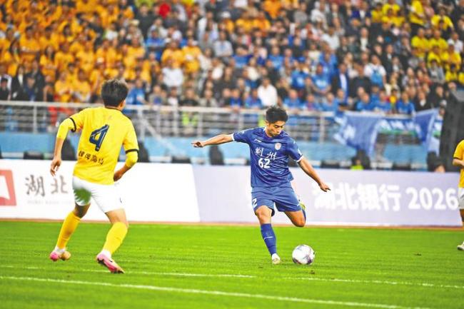 楚超开战，用足球把17座城市的心跳汇在一起