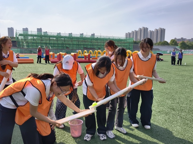 加油声里的励志课：武汉交通职业学院这场资助育人运动会“活”起来了