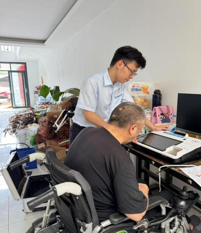 践行金融为民初心理念，以温情服务书写民生答卷 ——汉口银行聚焦特殊群体需求，将金融服务送到“家”