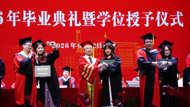 荆楚理工学院5881名毕业生同上“最后一课”，校长寄语：以青春之我筑强国之梦