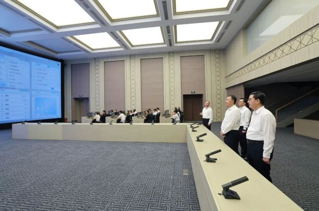 关志鸥调研检查城市运行管理和节日安全保障工作