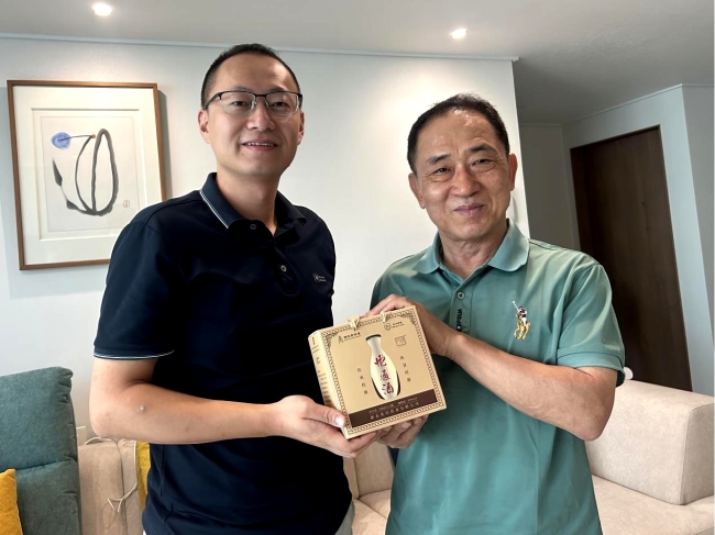 以蛇通酒为媒  拜访韩国前驻汉总领事河成柱  传递荆州声音