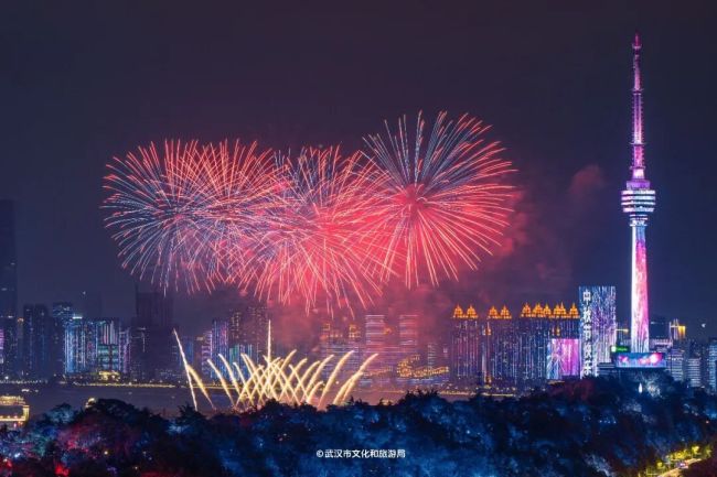 10月1日，相约长江看烟花！最佳观赏点就在→