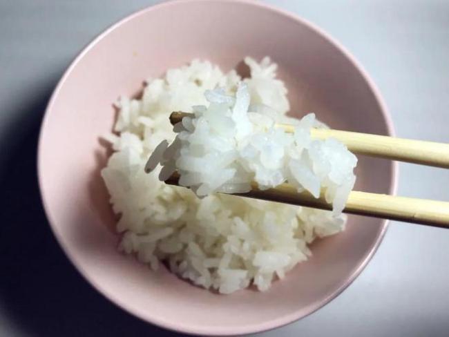 吃米饭时一个改变，对血脂、血糖、脂肪肝都有很大改善！