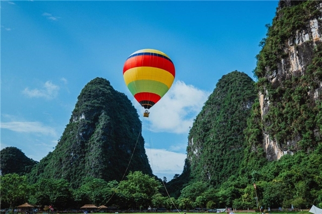 2025耀颜值格莱美时尚盛典圆满落幕：以山水为幕，共赴一场身心焕新的璀璨之旅