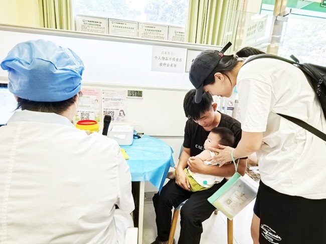 13价肺炎疫苗：假日高峰期，提前给孩子穿上“健康防护甲”