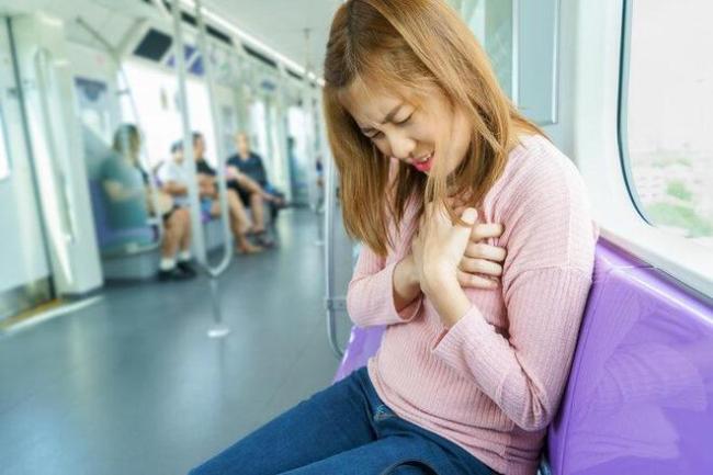 胸口"刺痛"？是猝死前兆，还是心脏病？