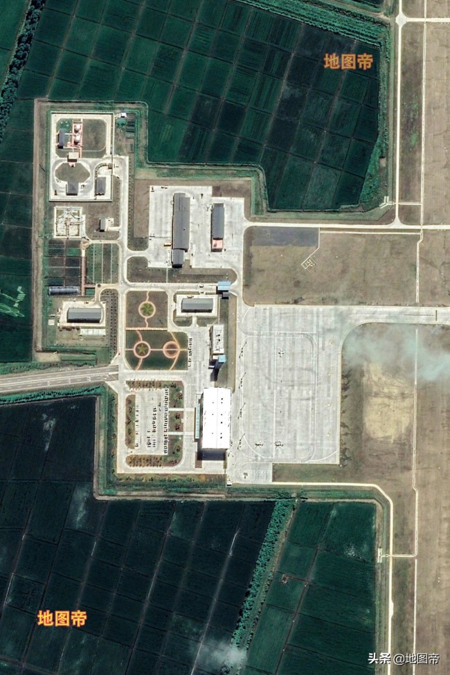 航拍佳木斯建三江溼地機場,規模很小,客流量挺大