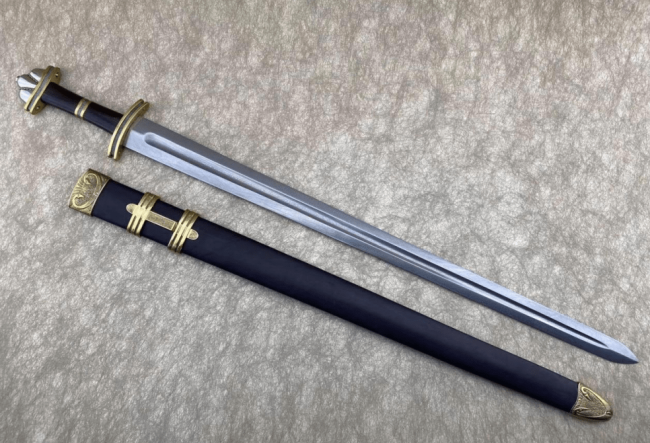 刀剑|古代有削铁如泥的神兵利器？现代制造的刀剑回到过去能否大杀四方