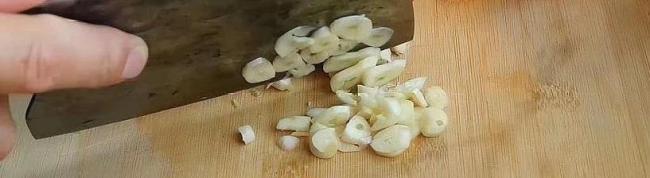 蒜苔豆腐10分钟上桌，简单省钱，全家抢着吃