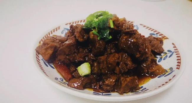 牛肉香到邻居敲门，家常做法简单省钱，学会秒变大厨