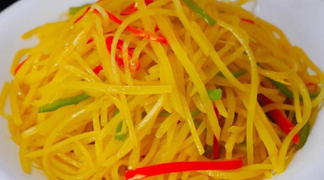 38万年薪大厨教你炒土豆丝，3个小妙招，家常菜秒变饭店味