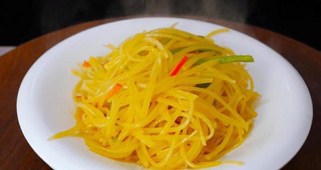 38万年薪大厨教你炒土豆丝，3个小妙招，家常菜秒变饭店味