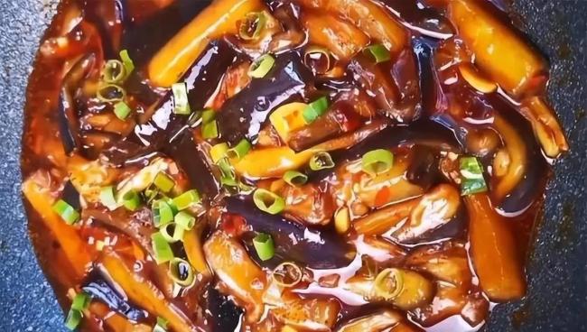 10分钟做红烧茄子，省油又健康，比饭店味道还香！