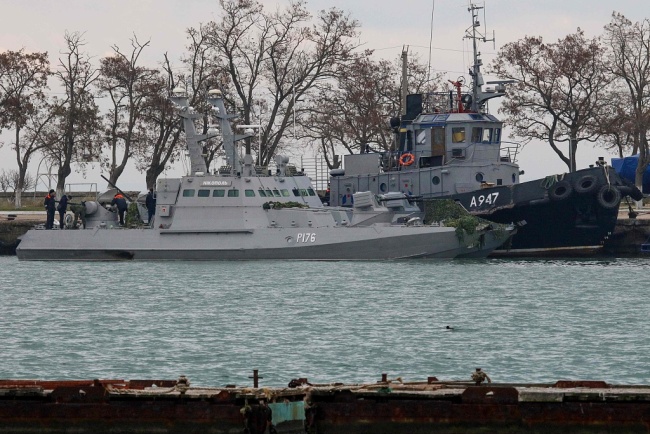 美乌总统通话一结束乌克兰军舰抵近俄海域挑衅