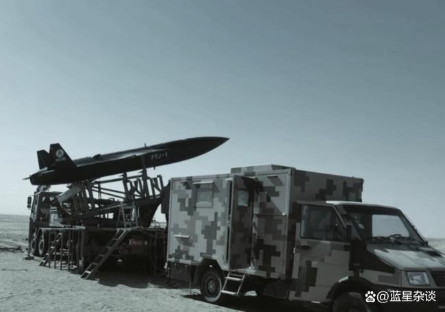 中国首架，大尺寸隐身靶机首飞奏效，还能当导弹用？模拟F-35与MQ-58A